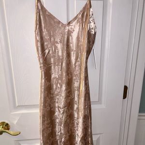 NWT Lulu’s knee length silk dress